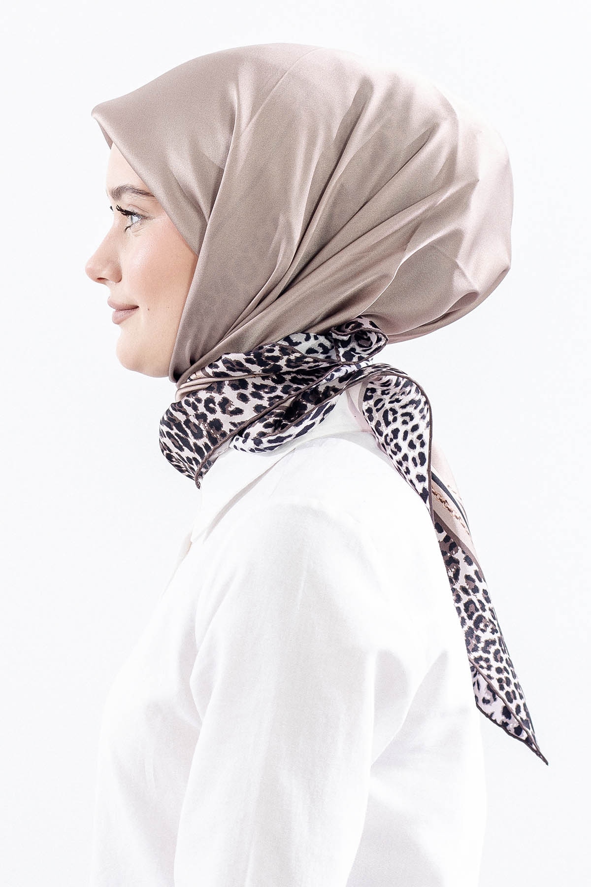 10748 İpek Eşarp Sura Kumas Kenari Leopar - Vizon - 3
