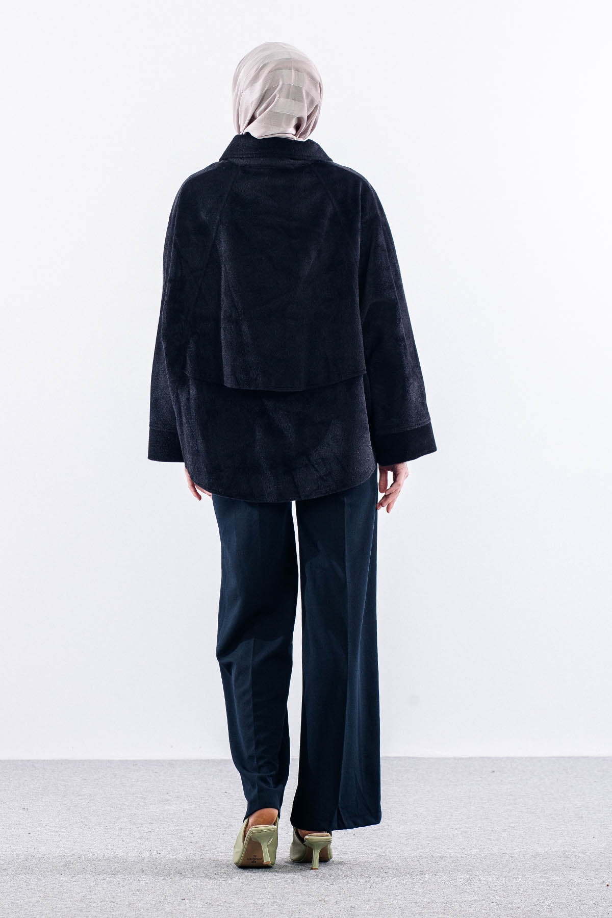 1215-00 Kisa Triko Ceket Tek - Siyah - 5