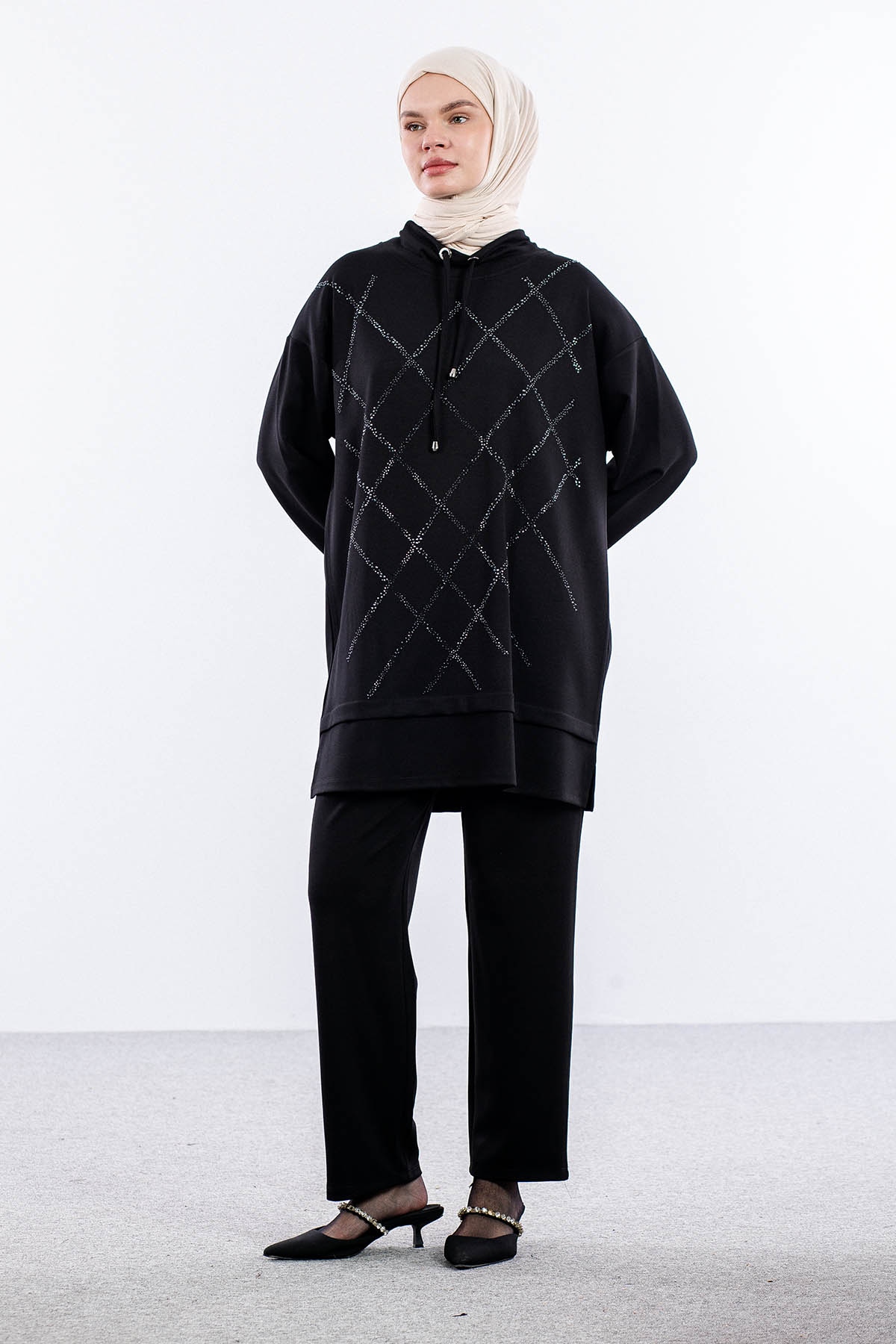 25262 Takim 44-46 Kare Tas - Siyah - 1