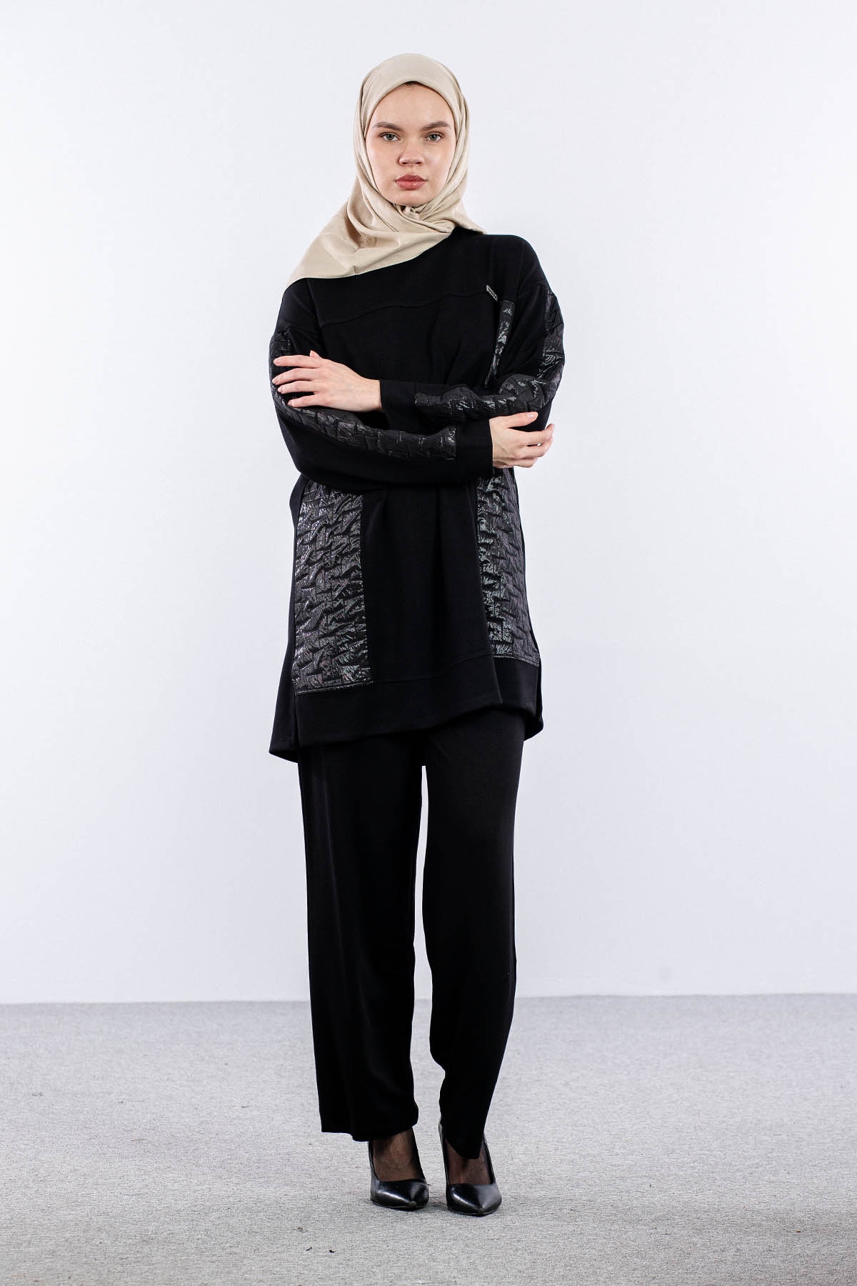 25281 Takim 44-46 Kapitone Garni - Siyah - 1