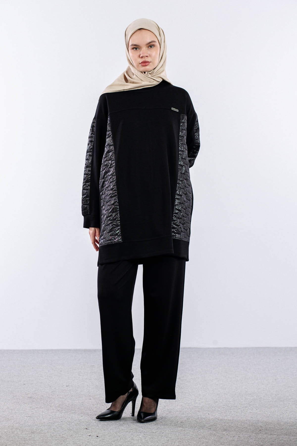 25281 Takim 44-46 Kapitone Garni - Siyah - 2