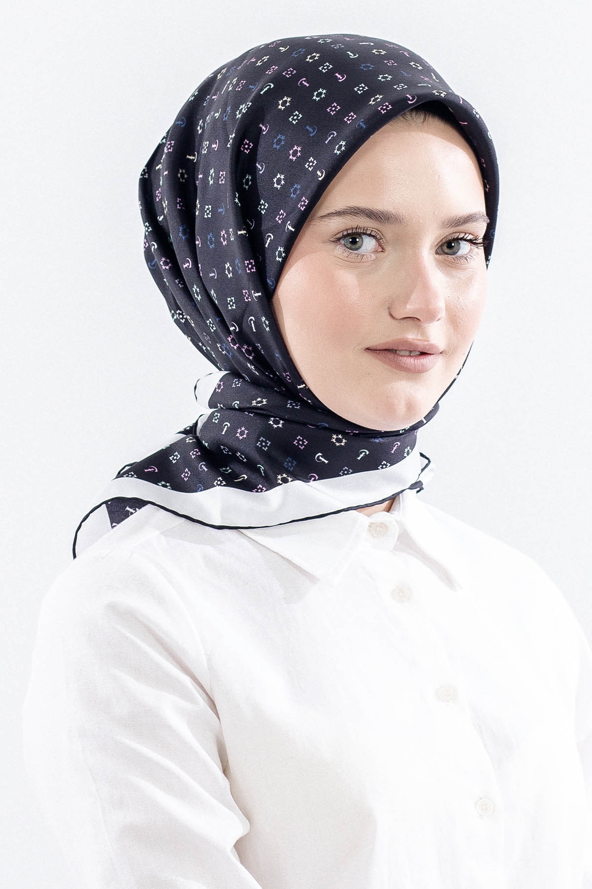 4639 İpek Eşarp Tvil Kumas Monogram - Siyah_renkli - 2