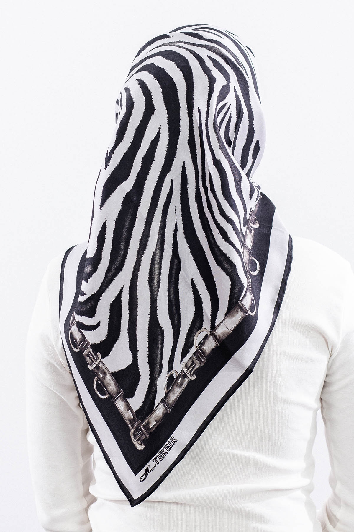 Dg14827 İpek Eşarp Zebra Desen Tvil Kumas - Gri - 4