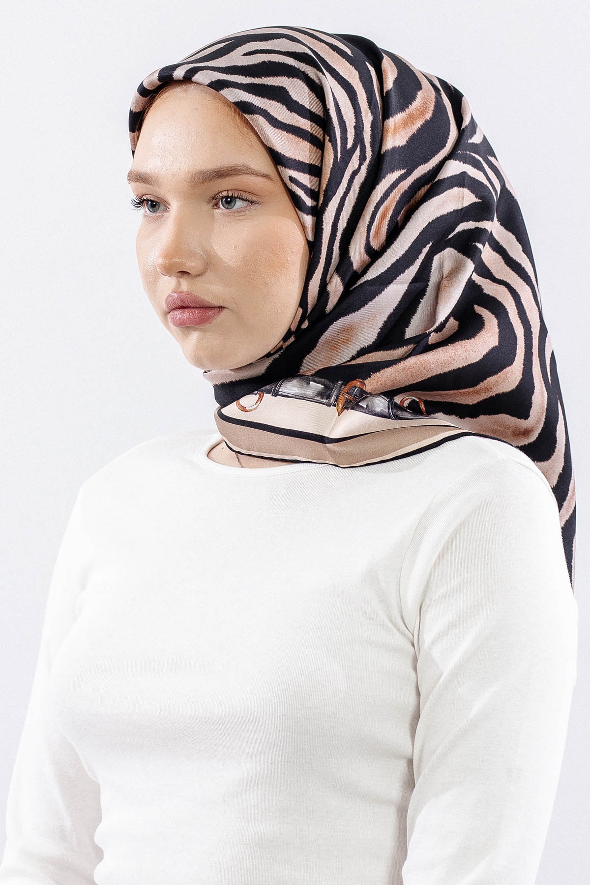 Dg14827 İpek Eşarp Zebra Desen Tvil Kumas - Siyah_vizon - 2